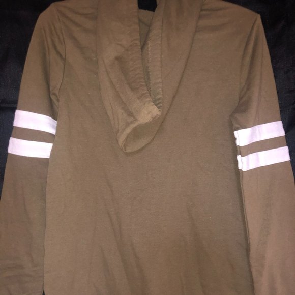 New forever 21 pull-over - Picture 3 of 3